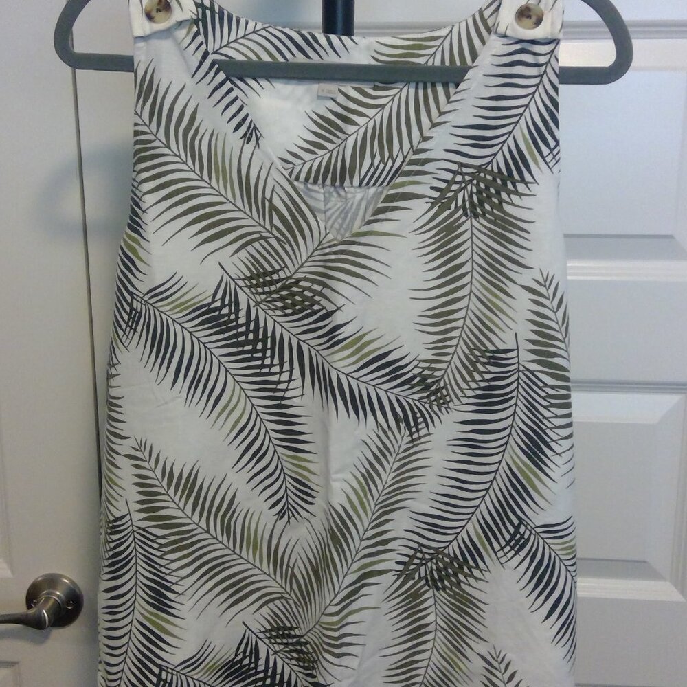 Loft Tank with Green Palm Leaves